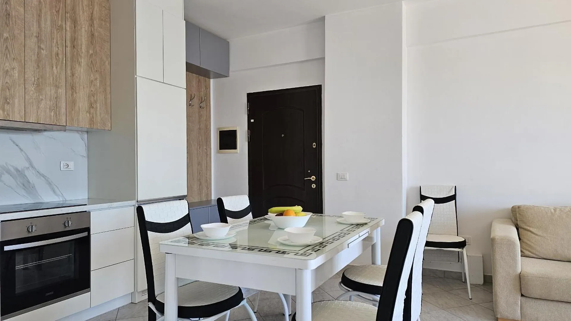 Roman Apartment Sarandë 0*,